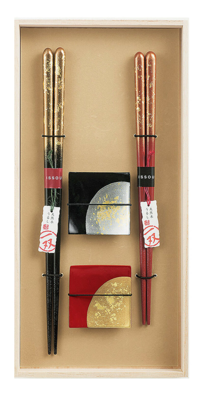 Issou Zuigumo Japanese Chopstick Gift Set – Handcrafted Lacquered Chopsticks & Wooden Rests, Made in Japan
